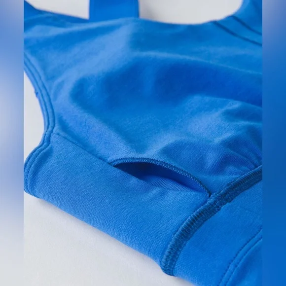 Lululemon Beat The Heat Bra Pipe Dream Blue Size 6 - Picture 3 of 11